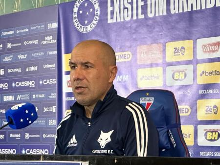 Leonardo Jardim exaltou força do elenco do Cruzeiro após vitória sobre o Fortaleza