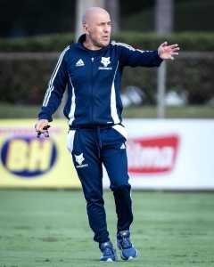 Leonardo Jardim faz o Cruzeiro apresentar bom rendimento no Brasileirão 2025