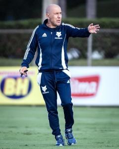 Leonardo Jardim faz o Cruzeiro apresentar bom rendimento no Brasileirão 2025