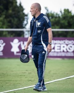 Leonardo Jardim, técnico do Cruzeiro, comandará o time pela última vez na Sul-Americana 2025