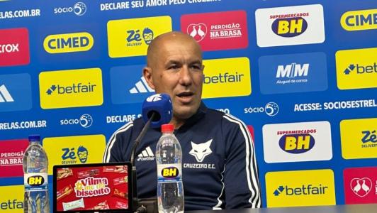 Leonardo Jardim, técnico do Cruzeiro, em entrevista coletiva no Mineirão