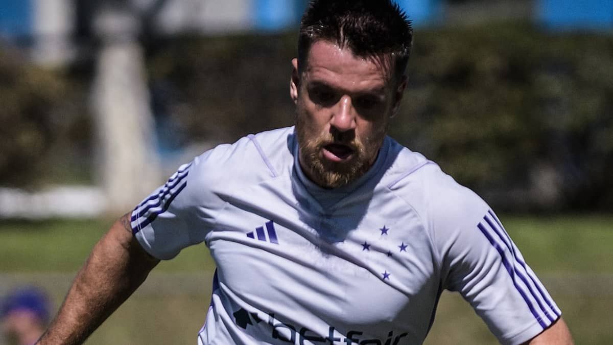 Ramiro sofre lesão grave no joelho e está fora da temporada no Cruzeiro