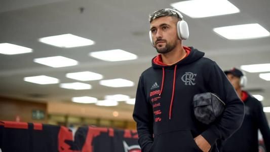 Lesionado, Arrascaeta desfalcará o Flamengo e é dúvida para a final da Copa do Brasil