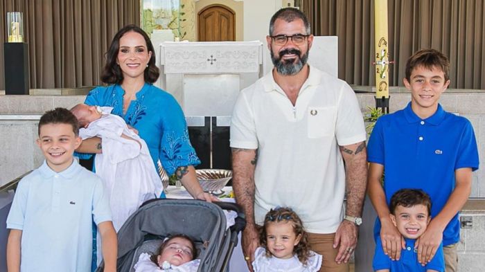 Leticia e Juliano Cazarré e os filhos Vicente, Inácio, Gaspar, Maria Madalena, Maria Guilhermina e Estêvão