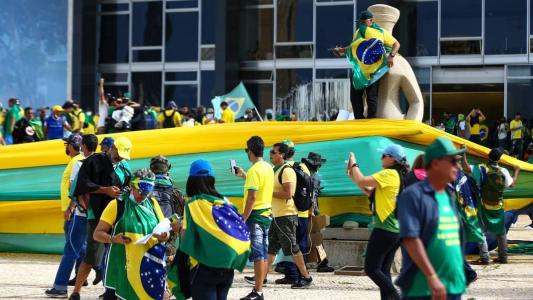 Levantamento da PGR mostra que metade dos detidos no dia 8 de janeiro receberam auxílio emergencial