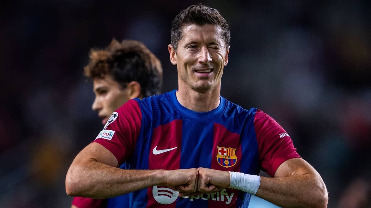 Com gol de Lewa, Barcelona goleia Antwerp em estreia da Champions League  