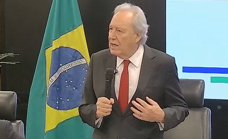 ‘Fato preocupante’, diz Lewandowski sobre suposto ato terrorista contra posto da PRF