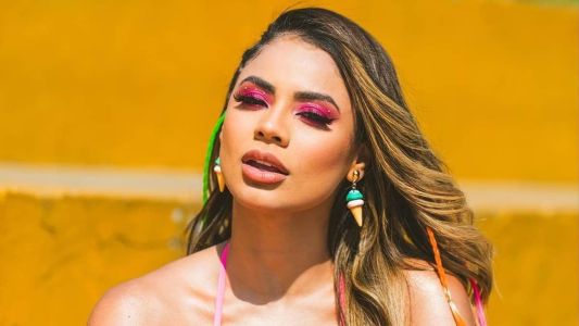 Lexa curte comentário criticando MC Guimê