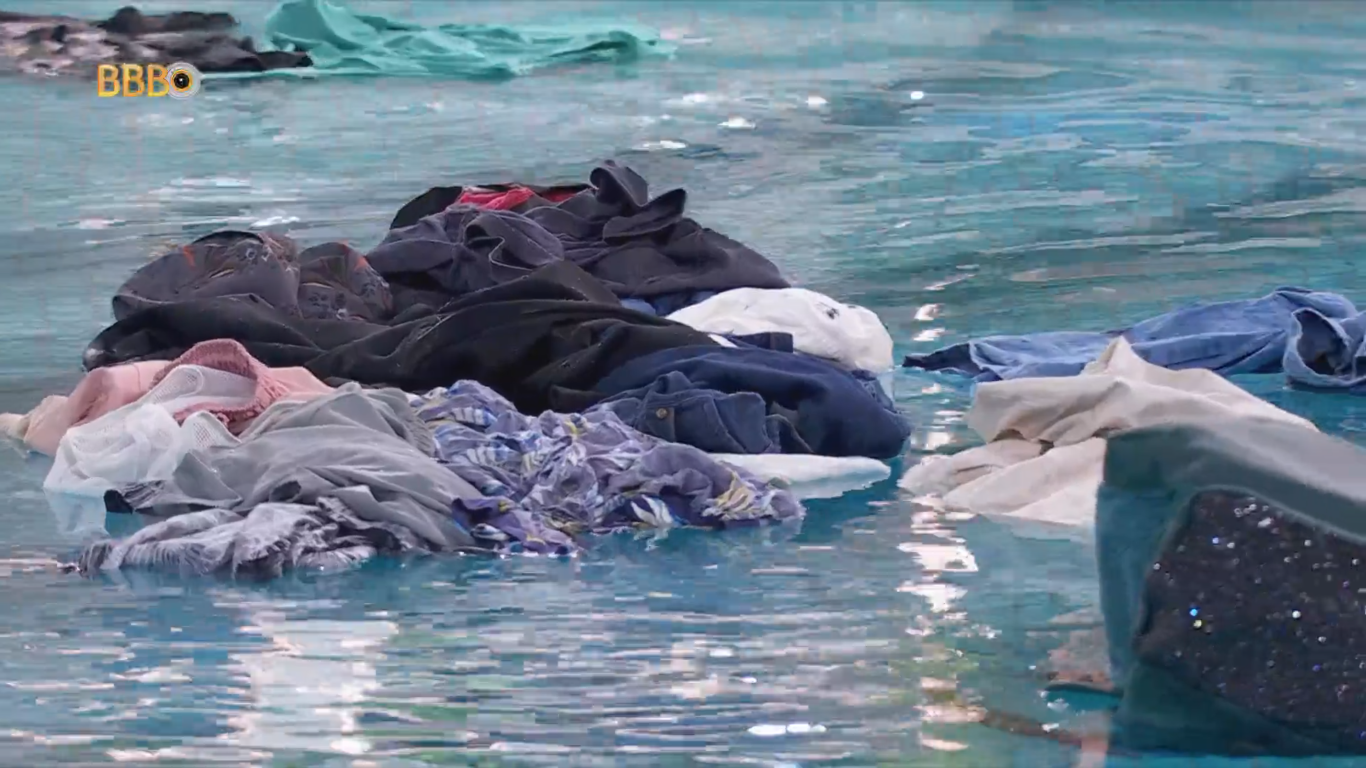 No BBB 24, Leidy joga roupas de Davi na piscina e provoca: 'vai no confessionário'