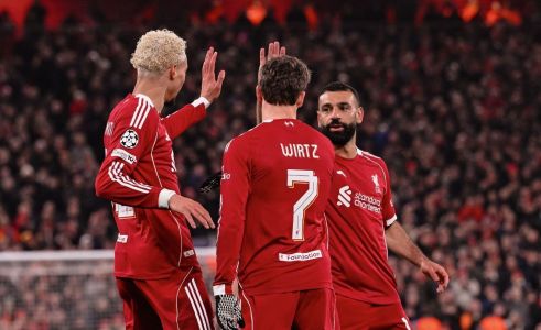 Ekitike, Wirtz e Salah comemoram gol em Liverpool 6 x 0 Qarabag, pela Champions League 2025/2026