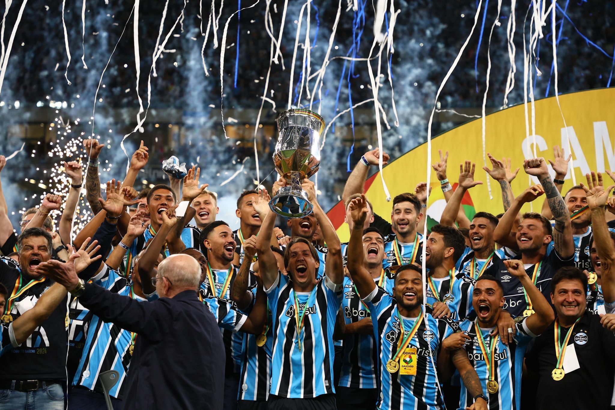 Dez clubes conquistaram estaduais neste sábado; veja lista