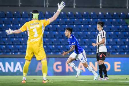 Cruzeiro domina jogo e derrota Libertad pelas quartas de final da Sul-Americana