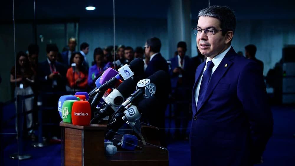 Não há acordo para analisar vetos ao marco temporal no dia 9, afirma Randolfe