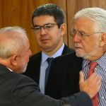 Líder do governo Lula admite erro de ex-ministro do GSI, mas nega que houve conivência