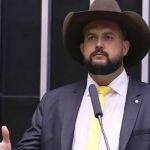 Líder do PT pede que STF investigue deputado Zé Trovão por postagens contra Lula