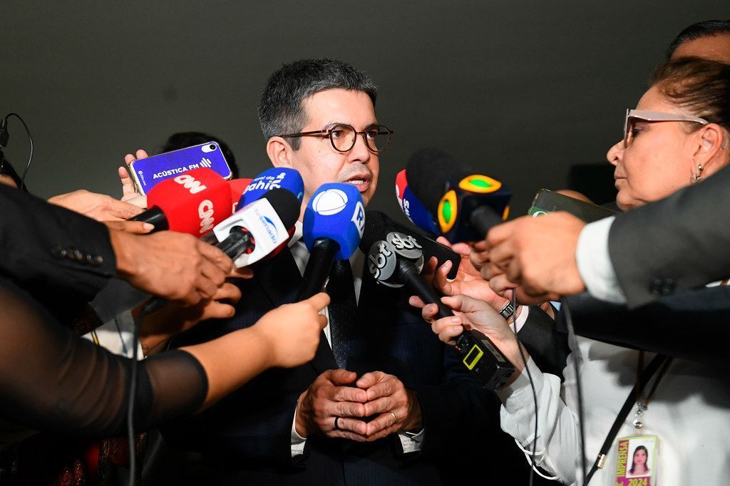 Medida para compensação da desoneração de municípios e setores deve sair nesta sexta, indica líder do governo