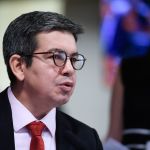 Brasil quer exploração de petróleo para financiar matrizes renováveis, diz Randolfe