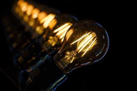 Segundo as concessionária de energia elétrica Light e Enel, a interrupção foi causada pela atuação do Esquema Regional de Alívio de Carga (ERAC), de responsabilidade do Operador Nacional do Sistema (ONS)