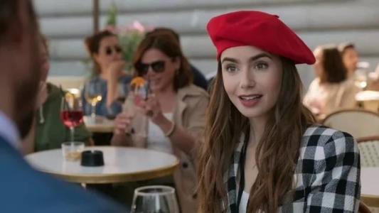 Lily Collins foi a escolhida para o papel de "Polly Pocket" em filme