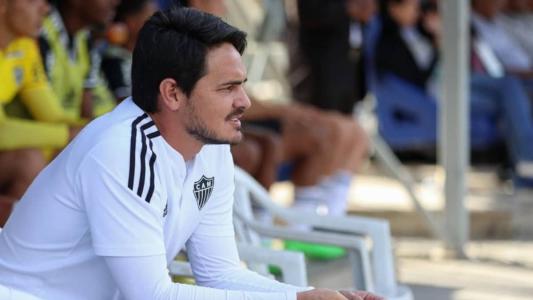 Lima segue como auxiliar técnico do Atlético