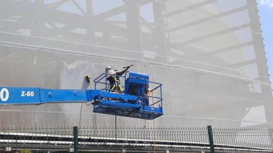 Limpeza da fachada da Arena Pantanal para receber Brasil x Venezuela, em outubro