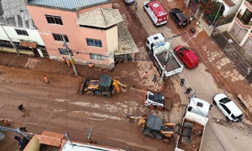 Limpeza dos danos causados pela chuva em Juiz de Fora
