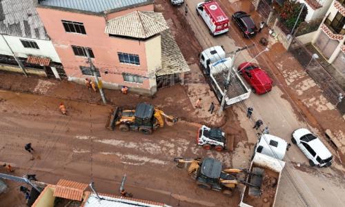 Limpeza dos danos causados pela chuva em Juiz de Fora