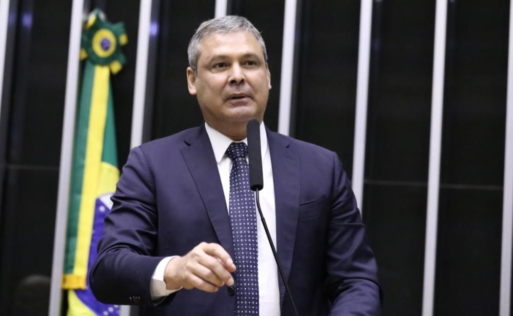Conselho de Ética da Câmara analisa arquivamento de processo contra líder do PT