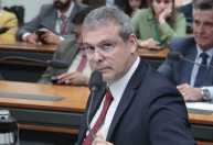 Lindbergh diz que Thiago Miranda é elo entre Vorcaro e Bolsonaro e pede medidas ao STF