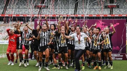 Lindsay Camila publicou uma carta para se despedir do Atlético