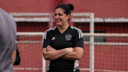 Lindsay não é mais treinadora da equipe feminina do Atlético