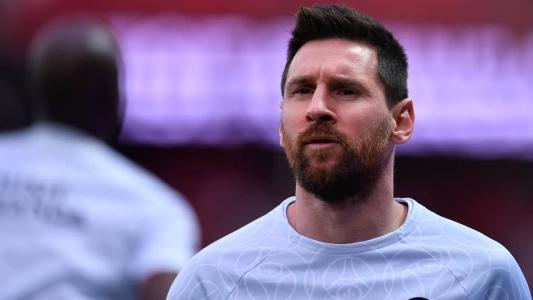 Lionel Messi em aquecimento na última partida
