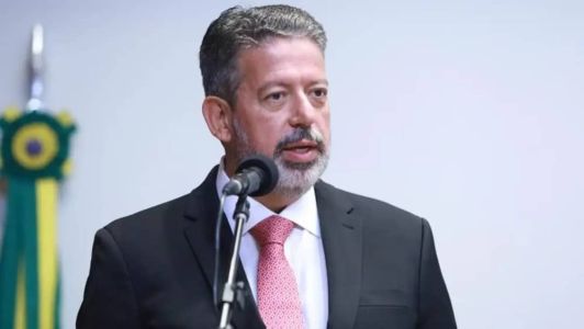 Lira é criador de bois e de cavalos