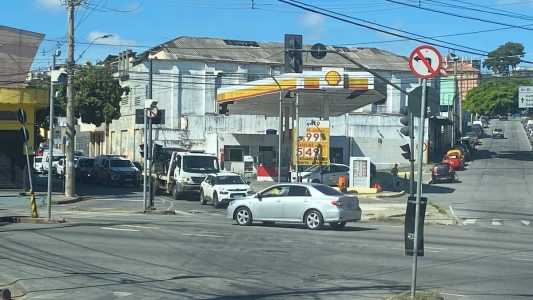 Litro da gasolina sobe mais de R$ 0,47 em alguns postos de Belo Horizonte