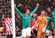 Liverpool vence, derruba invencibilidade do Sunderland e cola no G5 da Premier League