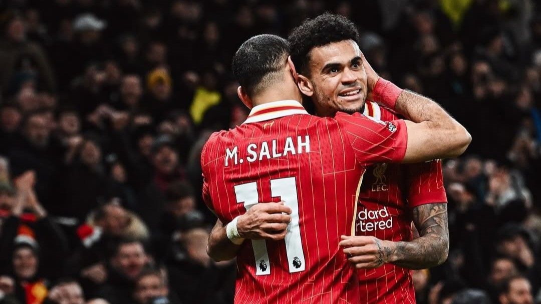 Liverpool vence Tottenham em jogo de nove gols e se isola na liderança do Inglês