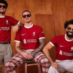 Liverpool apresenta camisa da temporada 2023/24; veja imagens