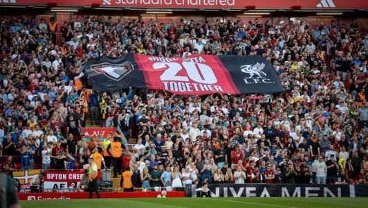 Torcidas de Liverpool e Bournemouth em partida válida pela Premier League