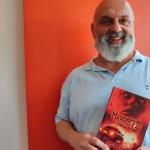 Escritor mineiro concorre ao Prêmio Ecos da Literatura com livro sobre taxista vampira de Juiz de Fora