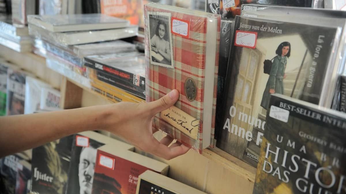 Feira do Livro na Unesp começa nesta quarta (12) em formatos presencial e virtual