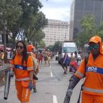 Mais de 66 toneladas de lixo são recolhidas do Sambódromo no Rio