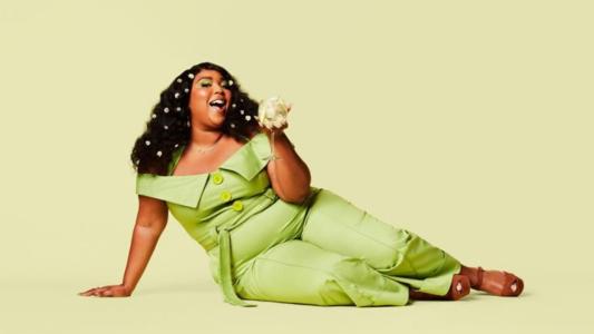 Lizzo: o som da positividade e o estilo que reflete autoestima
