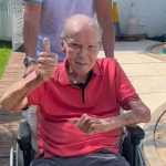 Aos 92 anos, Zagallo recebe alta após quase um mês internado: 'Tô de volta'