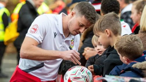 Locais próximos ao estádio ficam lotados de torcedores