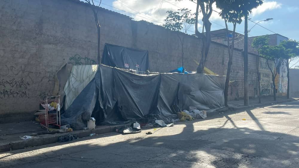 Morador de rua é morto a tiros em abrigo improvisado em Venda Nova, em BH 