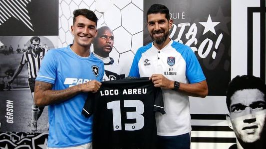 Loco Abreu, técnico do César Vallejo-PER, e o filho Diego, do Botafogo, no Nilton Santos