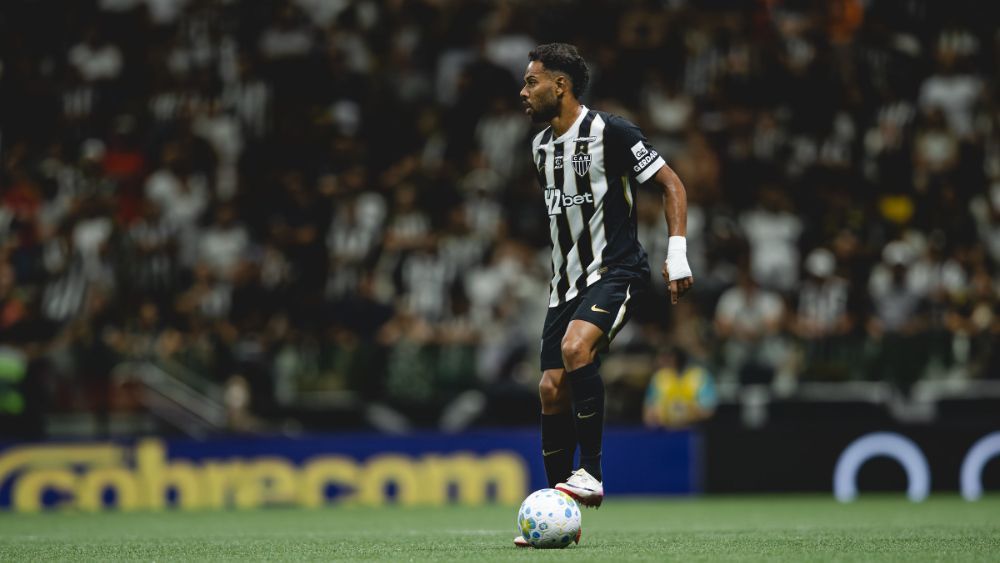 Renan Lodi manda recado sobre missão de substituir Arana no Atlético