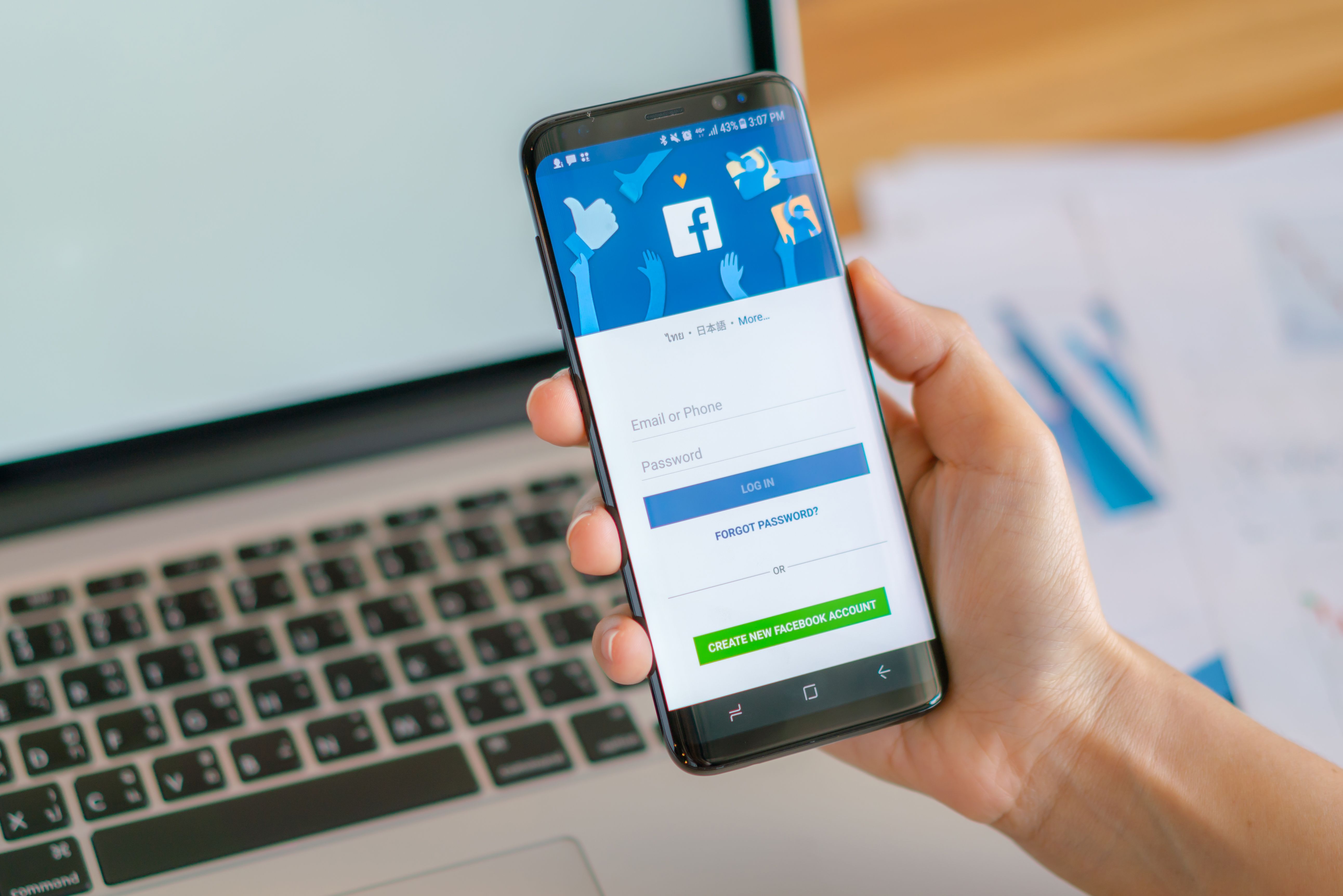 Instagram e Facebook tiram do ar posts com fake news a pedido do governo