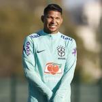 Rony faz gol de bicicleta em treino da Seleção Brasileira; vídeo