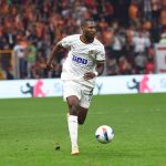 Atacante recebe a liberação de clube turco e viaja ao Brasil para reforçar o Vasco
